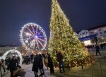 OBRAZEM: Obří ruské kolo, krásný stromek i vůně svařáku. Ostravské vánoční trhy lákají