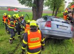 Auto na Opavsku narazilo do stromu, řidič byl na místě mrtvý