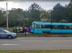 V Ostravě se srazilo auto s tramvají, dva lidé v autě byli zraněni
