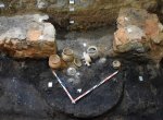 Úspěch archeologů. V Novém Jičíně našli pozůstatky zděné pece s kuchyňským ohništěm