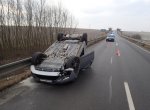 U Klimkovic se převrátil seat, řidič byl při nehodě zraněn
