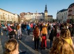 Několik stovek lidí v Ostravě protestovalo proti politikům