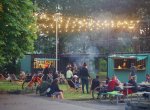 V centru Ostravy otevřel venkovní bar z kontejnerů, chystá i táboráky