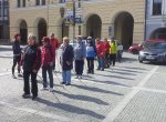 Frenštát učí seniory chodit s holemi nordic walking