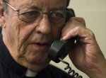 Modlitba nebo zpověď po telefonu? Na speciální lince budou duchovní