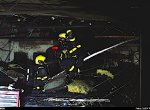 V Ostravě hořela autodílna. Oheň poničil pět aut, škoda dva miliony