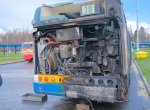 Na Hranečníku v Ostravě vzplál motor autobusu, řidič skončil v nemocnici
