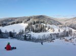 ​Lyžuj a plav ve Ski areálu Razula: ke skipasu hodina zdarma v termálu