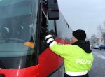 Policisté dali dýchnout 125 řidičům autobusů. Jeden měl půl promile