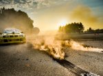 Fotka týdne: Když na asfaltu hoří pneumatiky rychlých aut