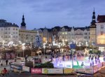 V Ostravě na Masarykově náměstí už svítí vánoční strom