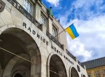 Primátor Ostravy vyvěsil na radnici ukrajinskou vlajku