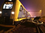 V Ostravě se střetl vlak s automobilem, trať byla na více než hodinu uzavřena