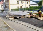 Ve Vrbně hořelo poškozené plynové potrubí, hasiči evakuovali 41 lidí